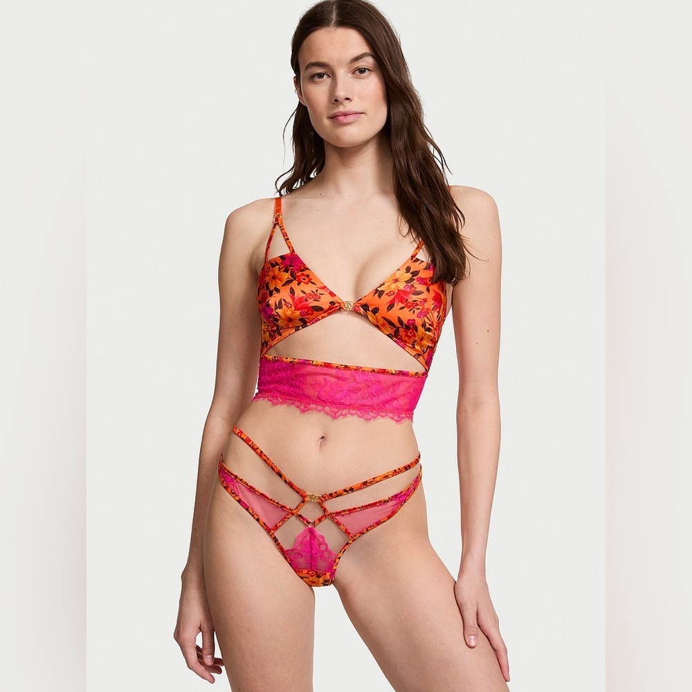 NWT Victoria’s Secret Women’s Small Floral Cutout Lingerie Set Pink Lace Thong